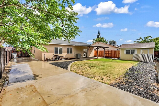 Building Photo - 709 Palmer Pl