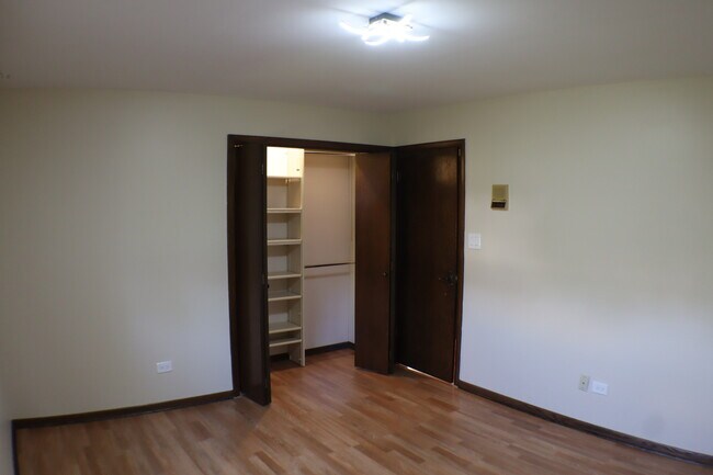 Building Photo - 44 Kingston Dr