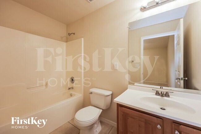 Building Photo - 317 Apartment St