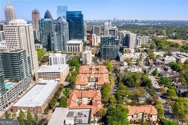 Building Photo - 955 Juniper St NE