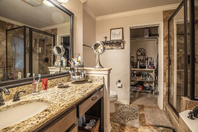 Building Photo - 1409 Azalea Ln