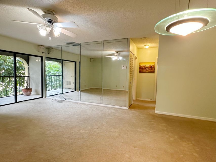 Building Photo - 924 SW 9th Street Cir