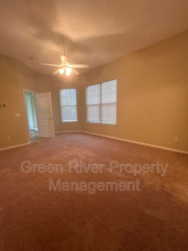 Building Photo - 2120 Stone Creek Dr