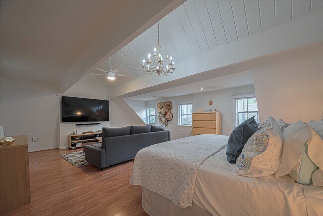 Building Photo - 5368 Brownway St