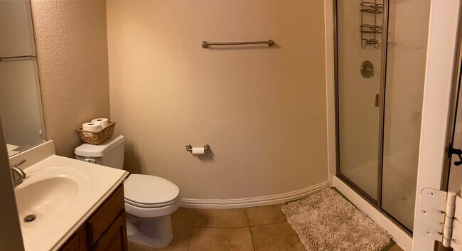 Bedroom 2 - Full BathRoom - 6406 Love Dr