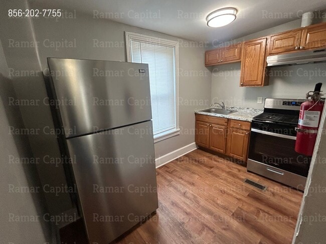 Building Photo - 912 Mt Ephraim Ave