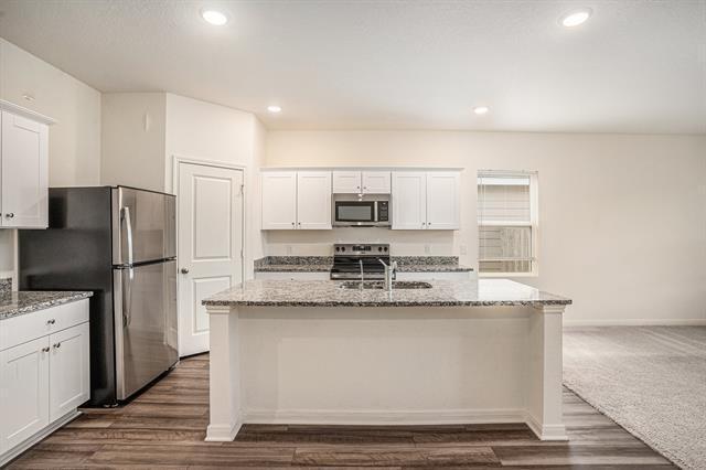 Building Photo - 7439 Corral Smt