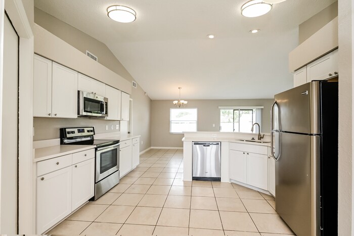 Building Photo - 6621 Shepherd Oaks Pass