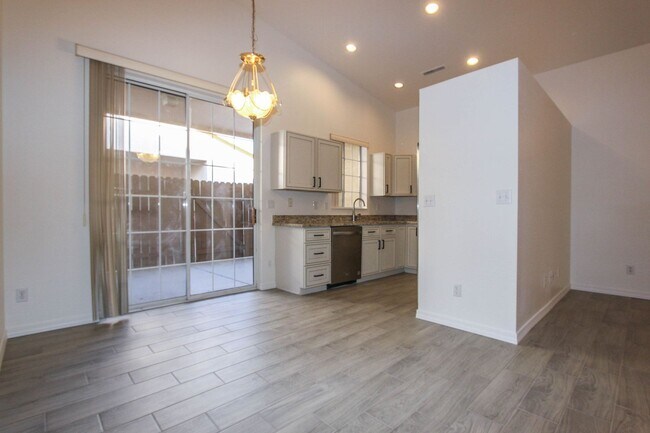 Building Photo - Prescott Valley Duplex with 2 Car Garage