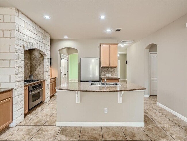 Building Photo - 210 Arrowhead Trail