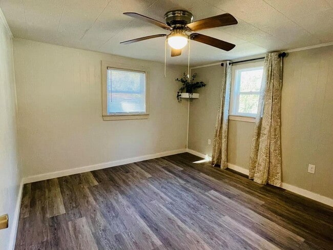 Building Photo - Florida Cottage with a Bonus Room ready for move in!