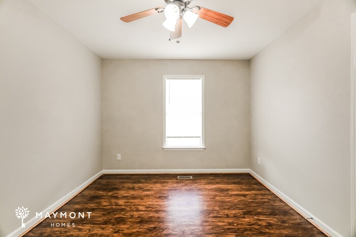 Building Photo - 694 S Hillcrest Rd