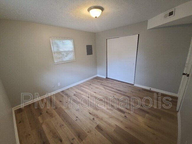 Building Photo - 6230 Eastridge Dr