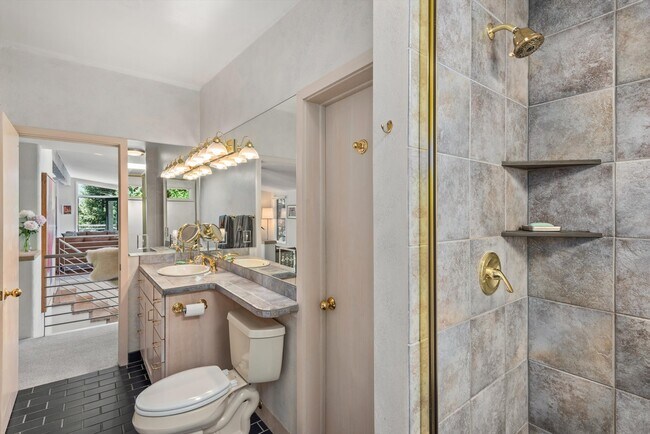 Building Photo - 15 Terrace Dr