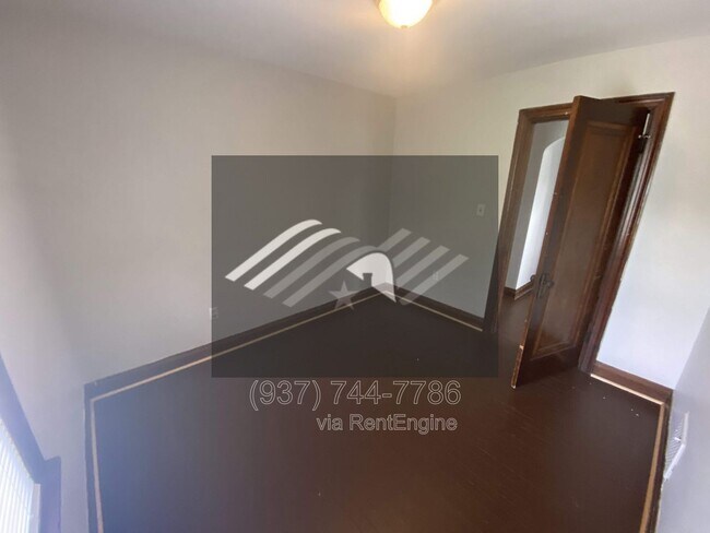 Building Photo - 500 W Parkwood Dr