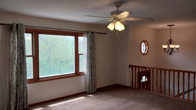 Building Photo - 5420 Hillside Dr W