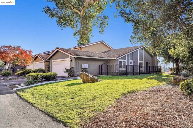 Primary Photo - 21 Ironwood