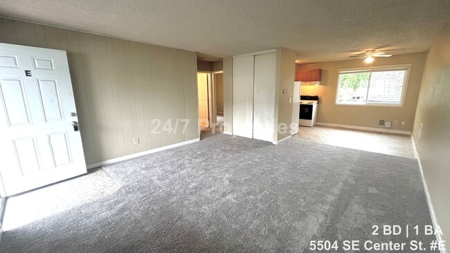 Building Photo - Upper-Level 2 BD | 1 BA Home - FoPo