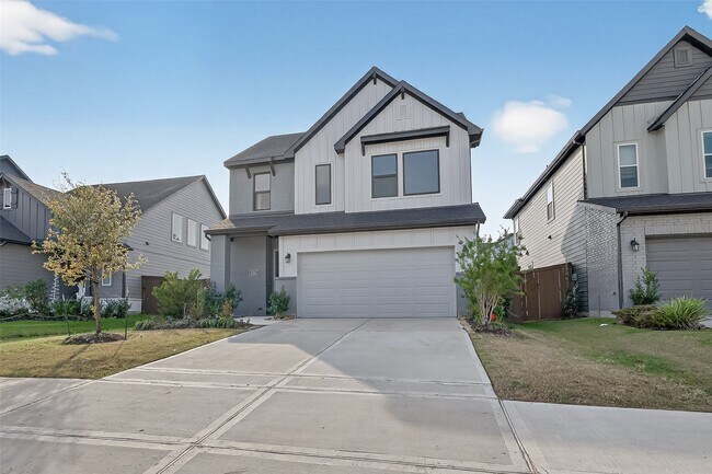 Building Photo - 16915 Chapel Knox Dr