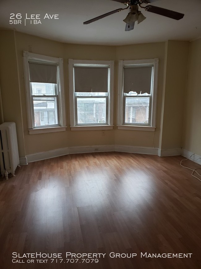 Building Photo - Huge 5 Bed / 1 Bath home in Trenton