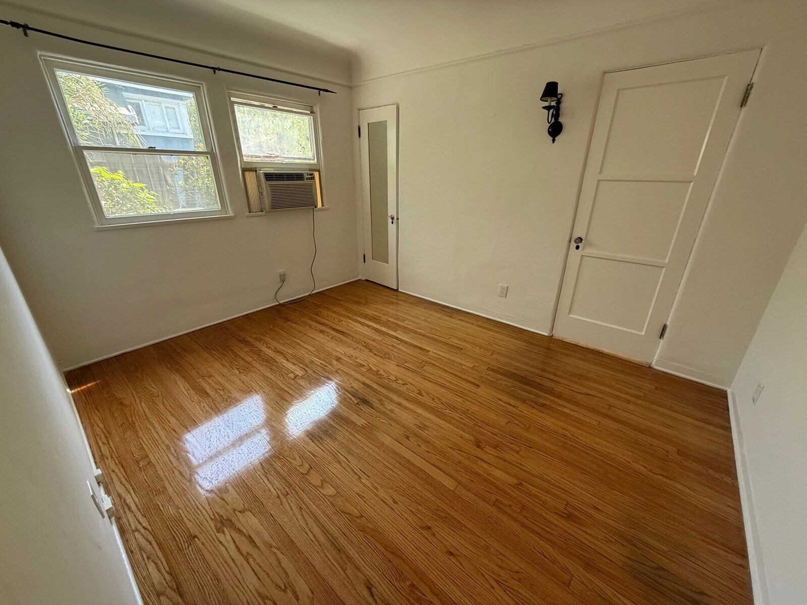 Building Photo - 826 Maltman Ave