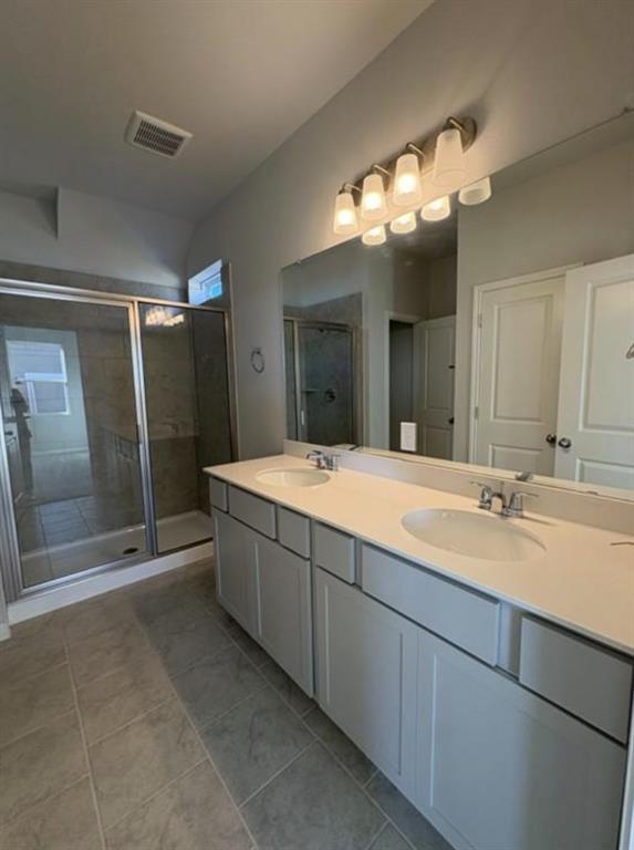 Building Photo - 100 Elm Br Trl