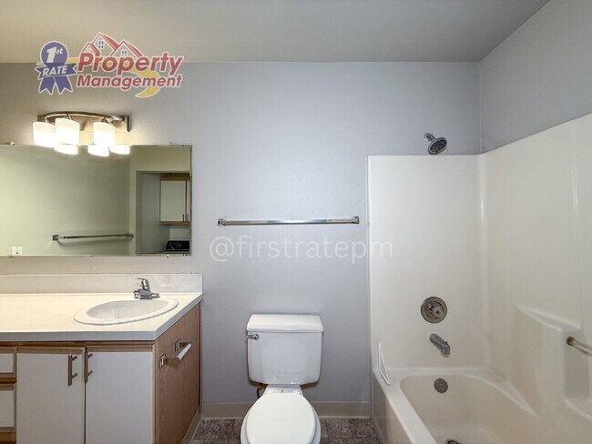 Building Photo - 5651 W Dorian Ln