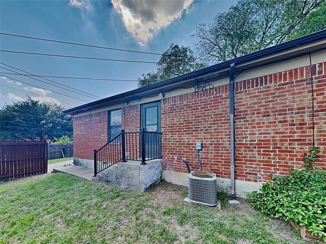 Building Photo - 501 Byron St