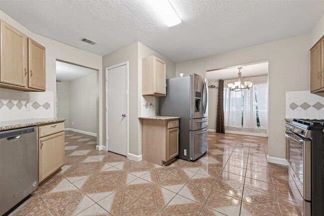 Building Photo - 18227 River Sage Dr