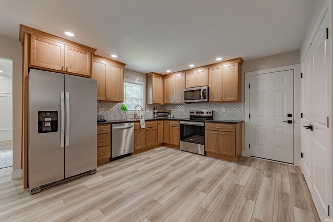 Building Photo - 6840 Copperfield Dr