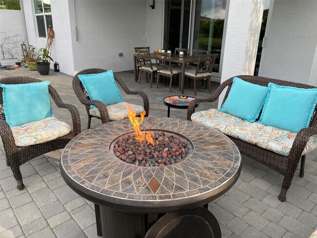 Building Photo - 9623 Brook Isles Ave