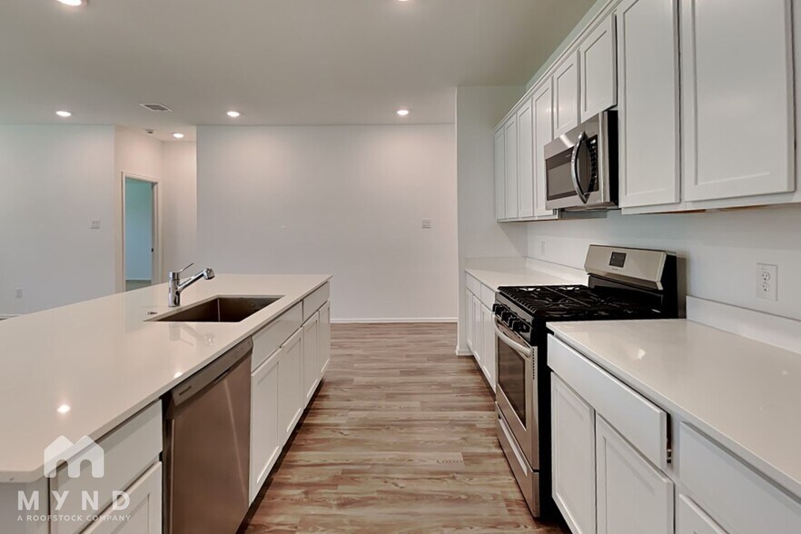 Building Photo - 9446 Brookwood Bnd Dr
