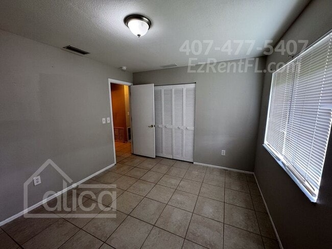 Building Photo - 6667 Carovel Ave
