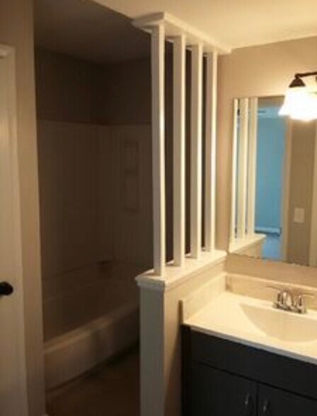 Building Photo - 1414 Bell Trace Dr