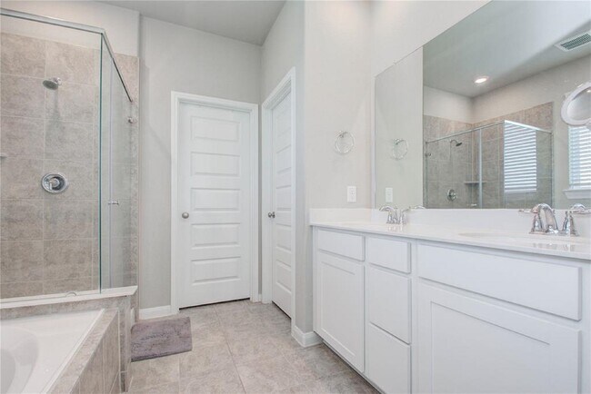 Building Photo - 5802 Golden Peak Ln