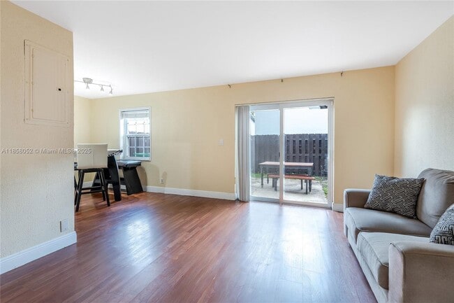 Building Photo - 1824 SW 81st Way