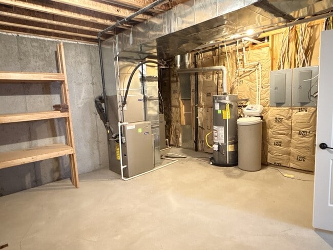 Building Photo - 14328 S Log Home Ln