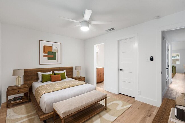 Building Photo - 1800 Nicole Cir