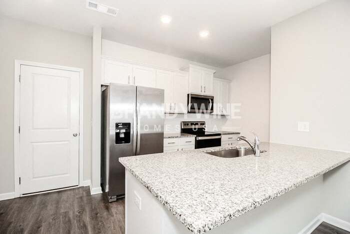 Building Photo - 339 Bascomb Crst