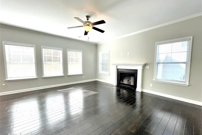 Building Photo - 271 Water Mill Rd