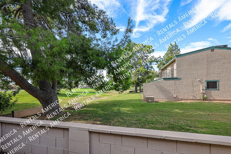 Building Photo - 4555 W Continental Dr