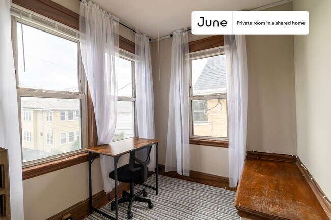 Building Photo - Room in Shared 4 bed/1 bath home in Somerville