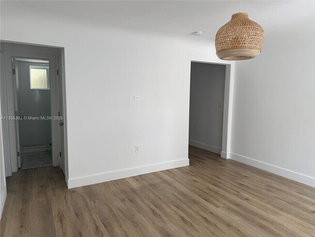Building Photo - 1300 NE 110th St