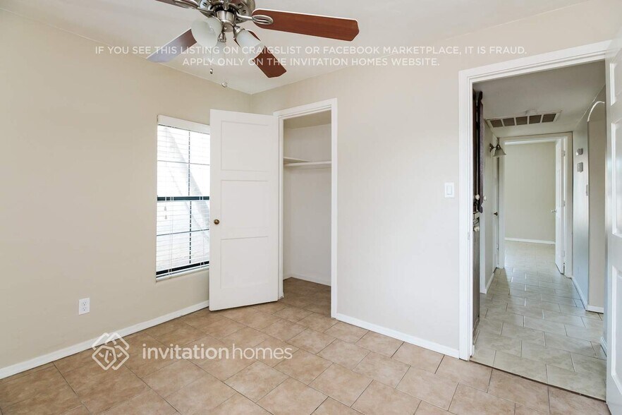 Building Photo - 525 W 6th Dr