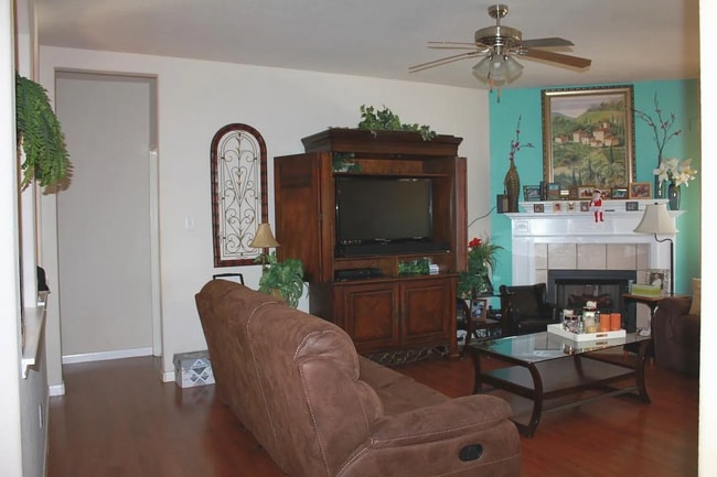 Building Photo - 217 Grooms Rd