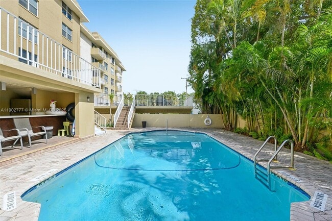 Building Photo - 1050 SE 15th St