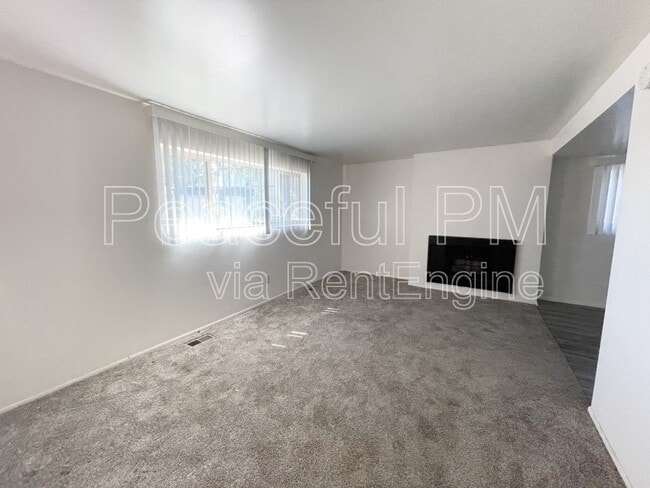 Building Photo - 1477 Brooklane Cir S