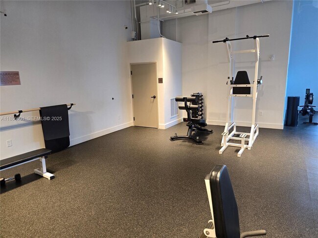 Building Photo - 11113 Biscayne Blvd