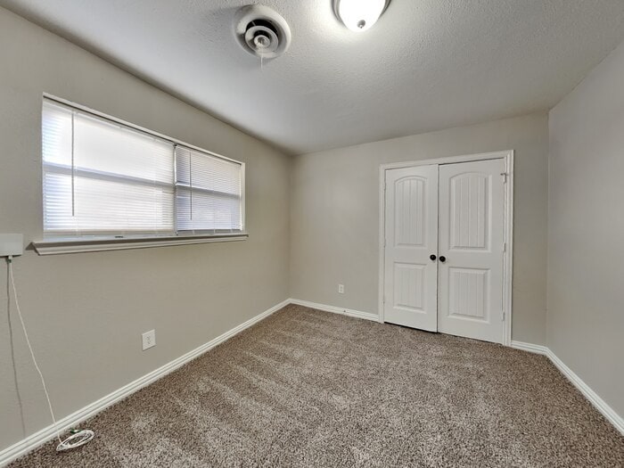 Building Photo - 5753 Wimbleton Way