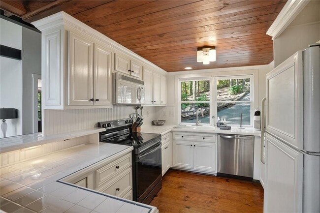 Building Photo - 203 Wild Azalea Cir